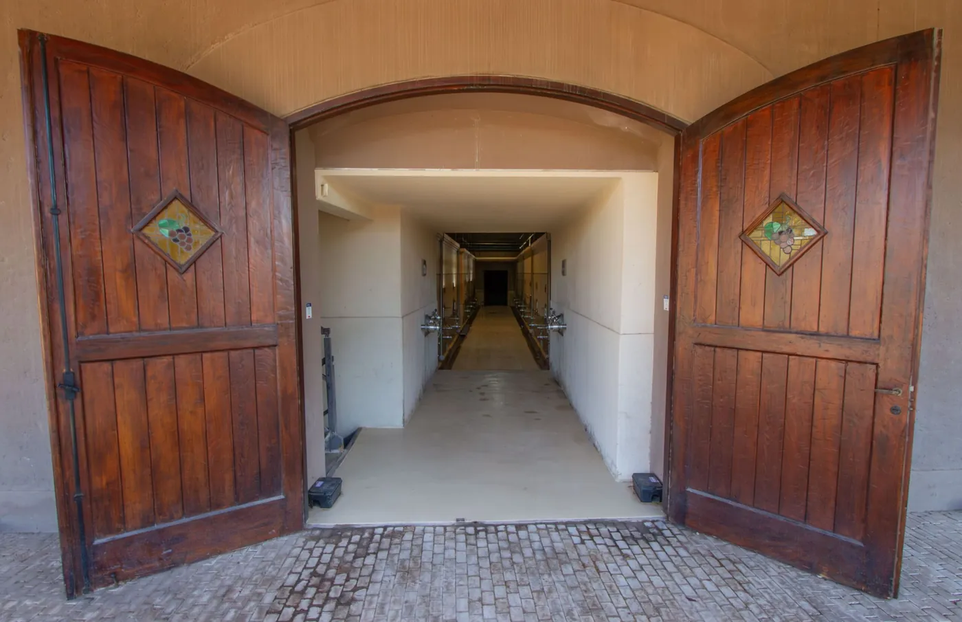 Puertas de la nave antigua